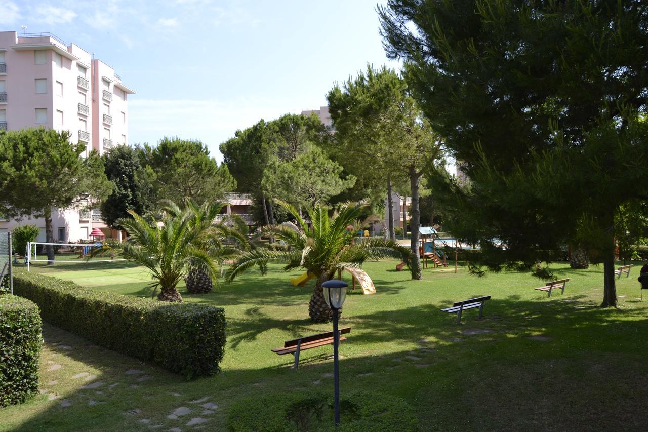Residence Conero P. T. Blocco E Marcelli Bagian luar foto
